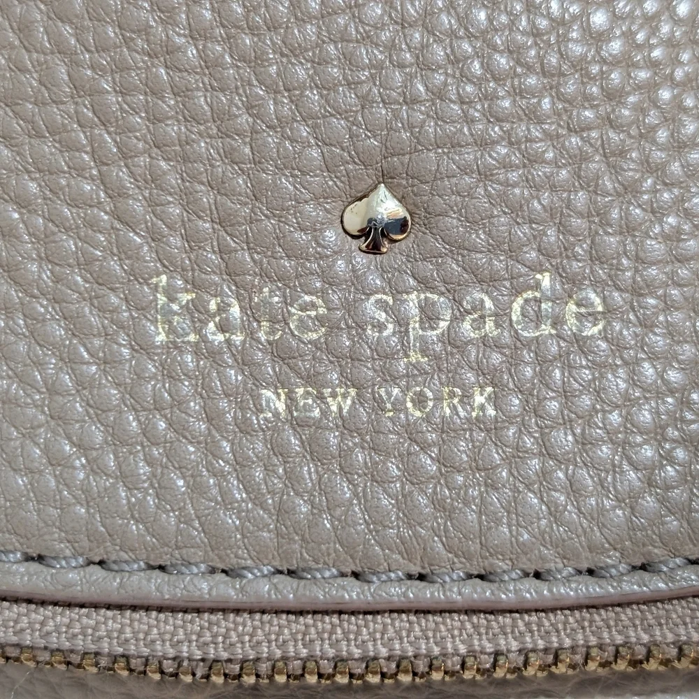 Kate Spade Cream and Black Crossbody Bag - Preloved - Picture 4 of 16